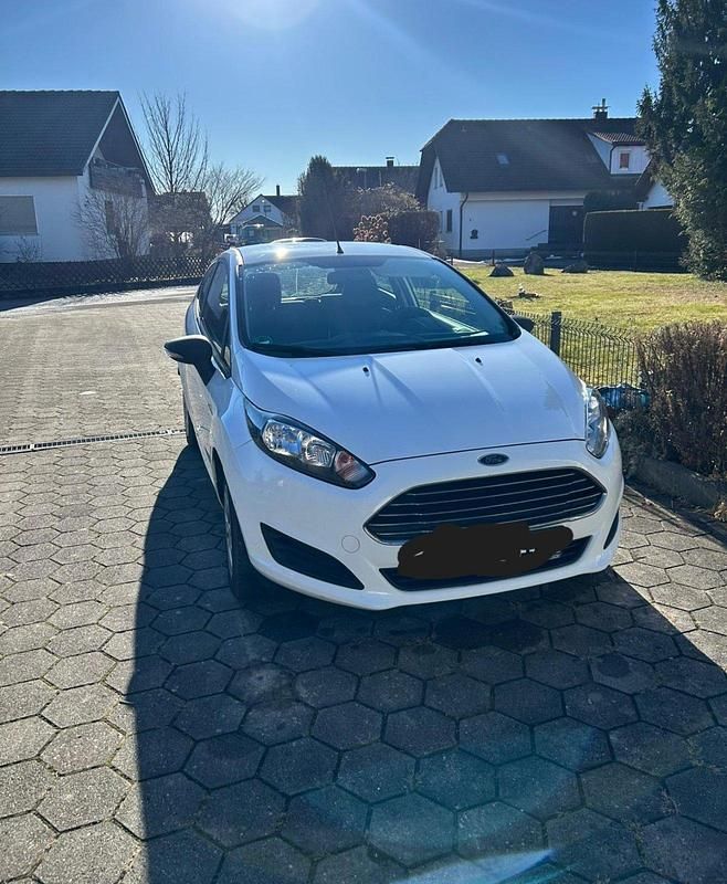 Weiß Gebraucht 2014 Ford Fiesta Kleinwagen | 1.850 € (Superpreis) - Bild 1/4