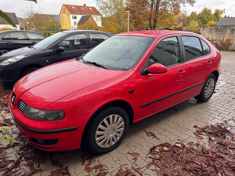 Rot Gebraucht 2004 Seat Leon Limousine | 1.300 € (Fairer Preis) - Bild 1/3