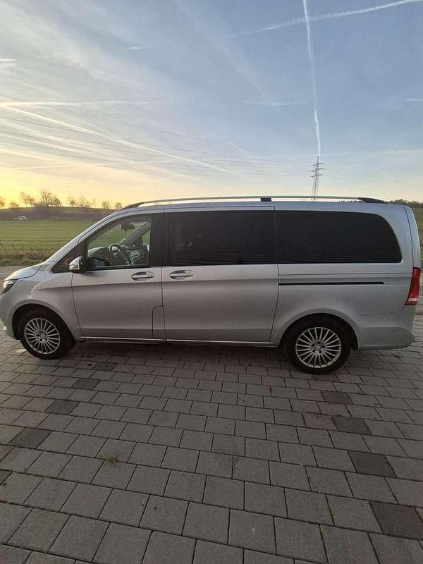 Gebraucht Mercedes V220 163 PS (119 kW) 2017 Grau Van / Kleinbus