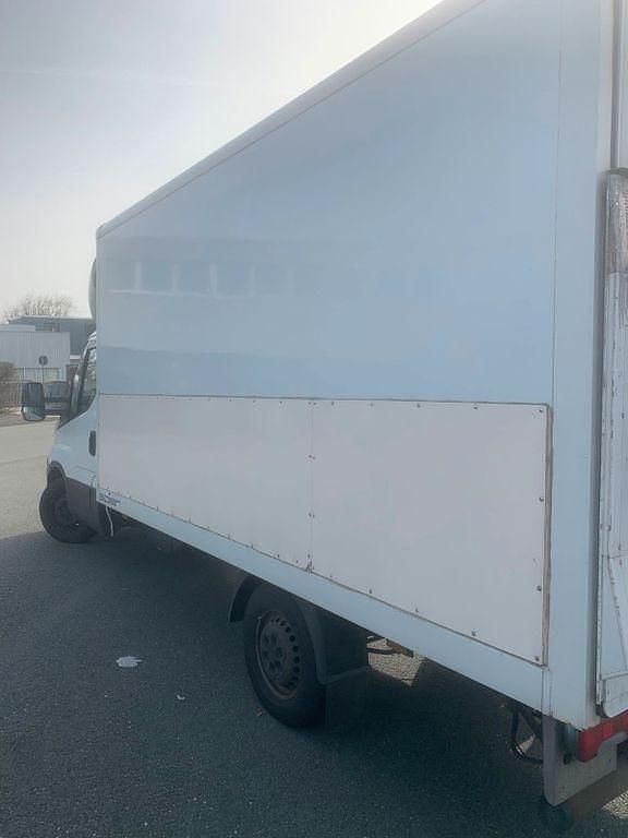 Gebraucht Iveco Daily 145 PS (106 kW) 2016 Weiß Van