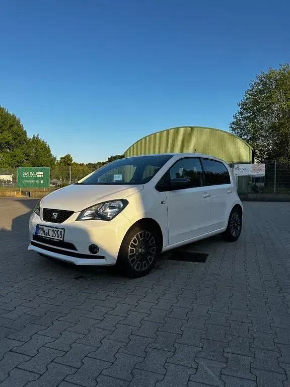 Gebraucht Seat Mii Chic 60 PS (44 kW) 2019 Weiß Kleinwagen