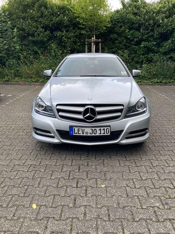 Silber Gebraucht 2012 Mercedes C180 Coupé | 8.900 € (Guter Preis) - Bild 1/4
