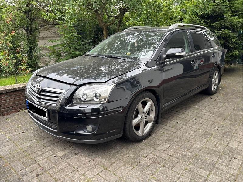 Schwarz Gebraucht 2008 Toyota Avensis Executive Kombi | 2.000 € - Bild 1/4