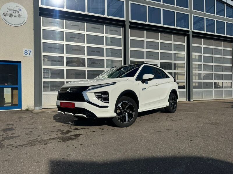 Weiß Gebraucht 2022 Mitsubishi Eclipse Cross Top SUV | 26.490 € (Etwas zu teuer) - Bild 1/4