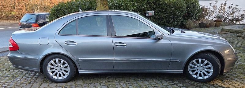 Gebraucht Mercedes E300 Elegance 211 PS (155 kW) 2008 Silber Limousine