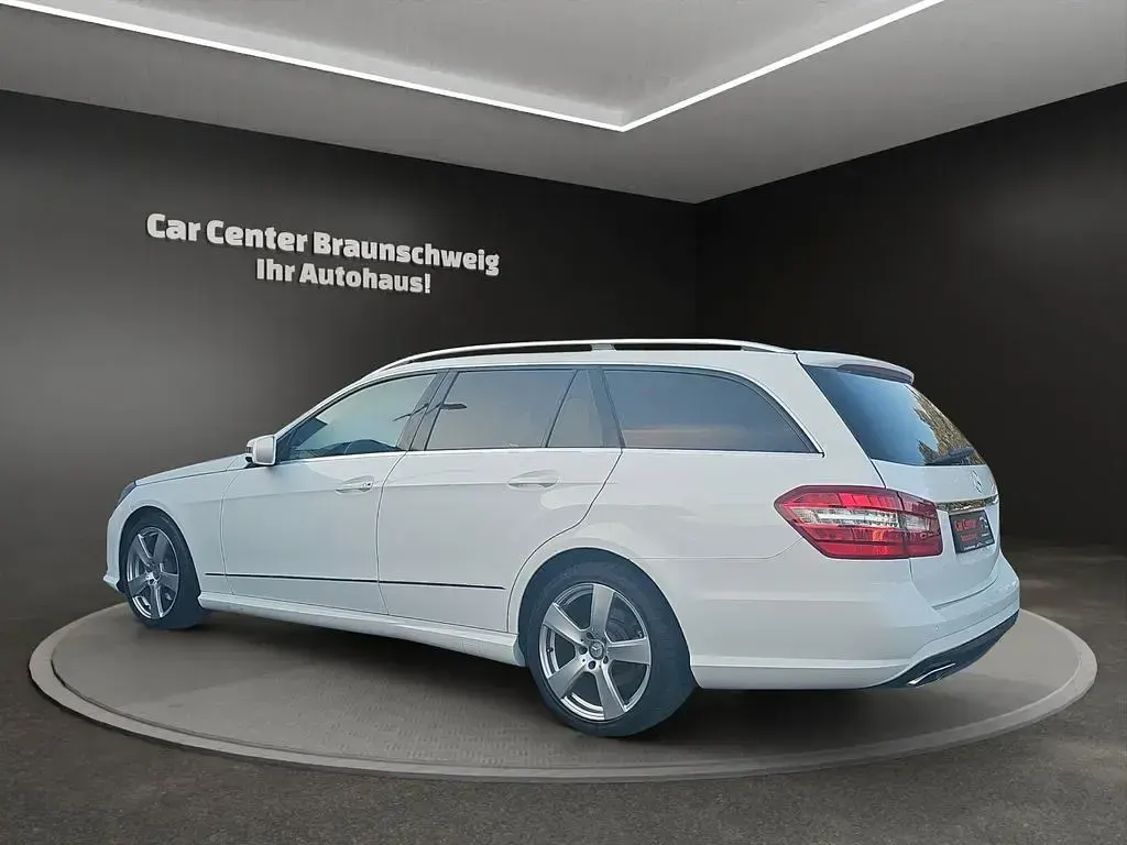 Gebraucht Mercedes E220 Avantgarde 170 PS (125 kW) 2013 Weiß Limousine