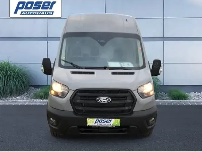 Gebraucht Ford Transit Trend 131 PS (96 kW) 2024 Grau Van