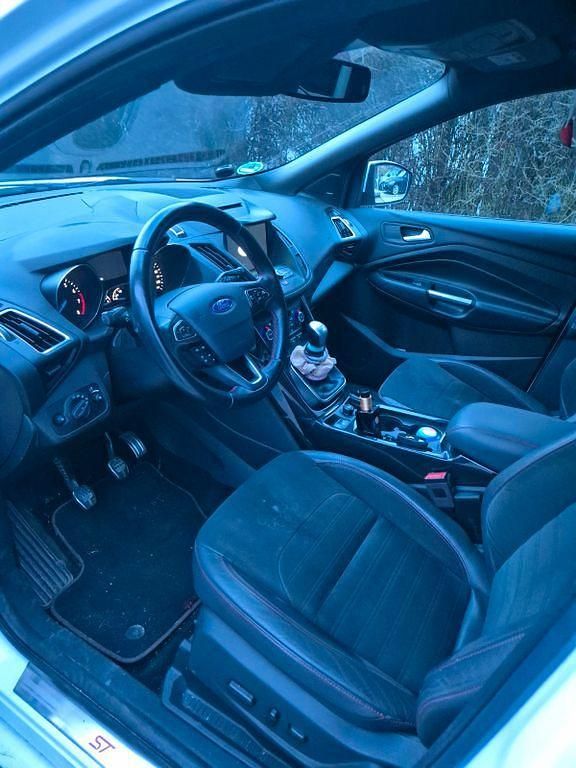 Gebraucht Ford Kuga ST-Line 150 PS (110 kW) 2017 Weiß SUV