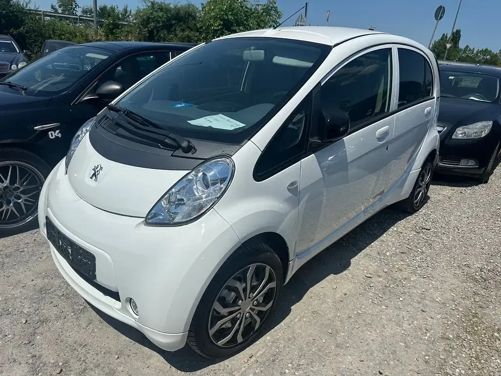 Gebraucht Peugeot iON 35 kW (48 PS) 2017 Weiß Kleinwagen