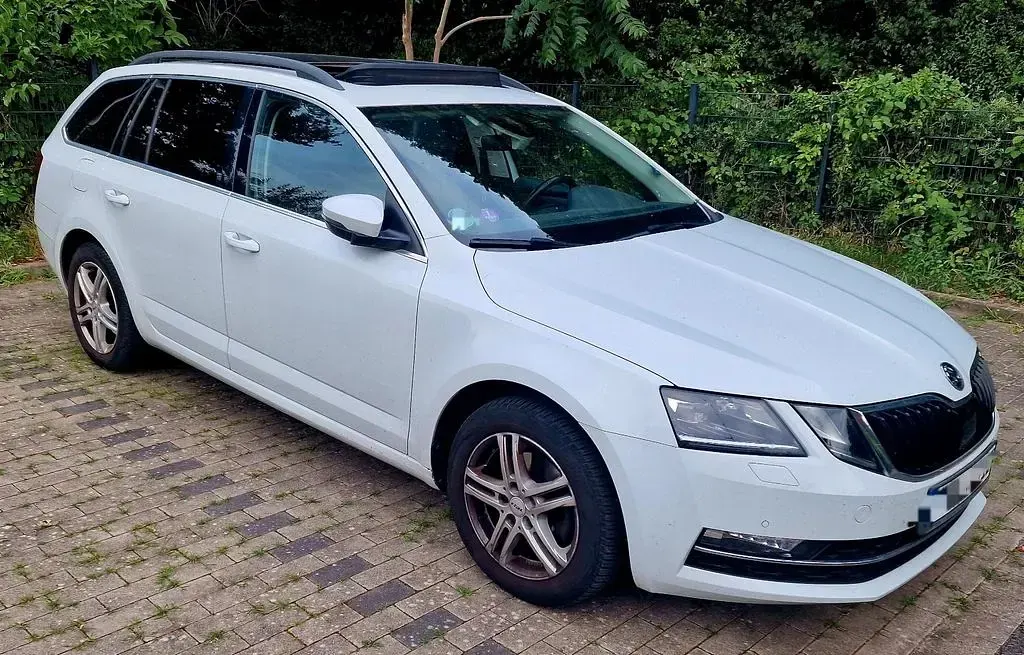 Gebraucht Skoda Octavia Style 116 PS (85 kW) 2018 Weiß Kombi
