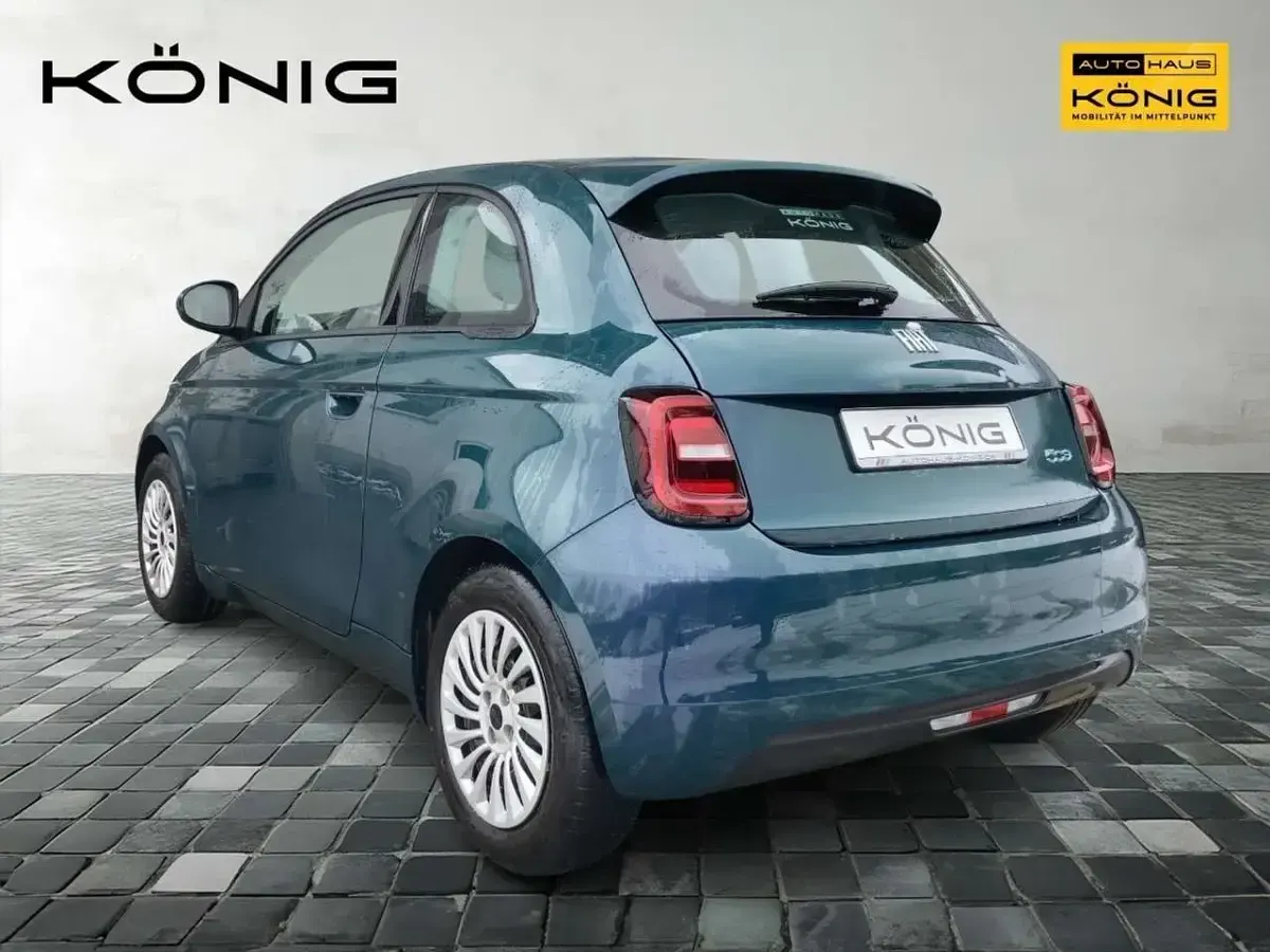Gebraucht Fiat 500e 86 kW (118 PS) 2023 Grün Limousine