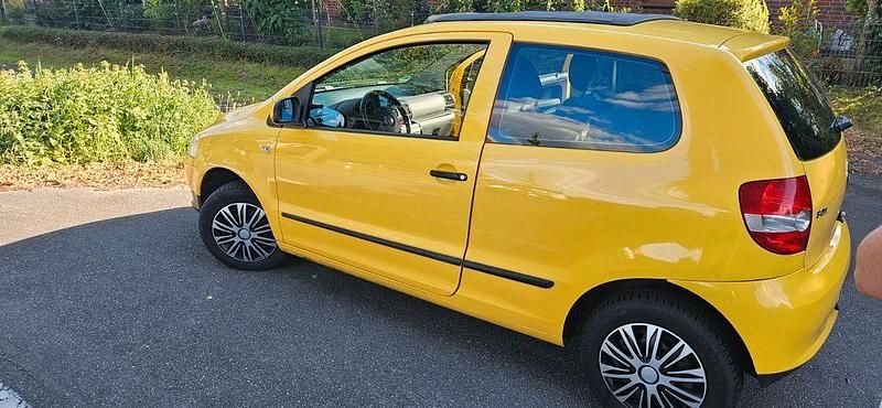 Second-hand VW Fox 55 CP (40 kW) 2007 Galben Hatchback