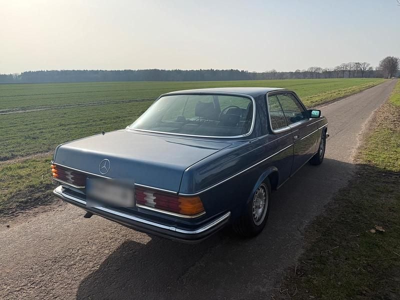 Gebraucht Mercedes 230 109 PS (80 kW) 1978 Coupé