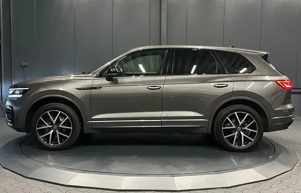 Gebraucht VW Touareg Style 286 PS (210 kW) 2023 Siliziumgrau metallic SUV