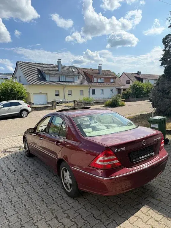 Gebraucht Mercedes C200 Classic 163 PS (119 kW) 2004 Rot Limousine