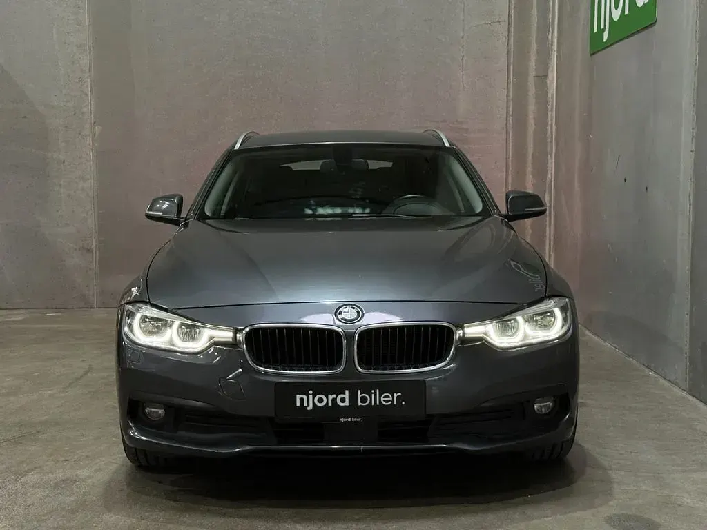 Gebraucht BMW 320 Advantage 190 PS (139 kW) 2018 Schwarz Kombi