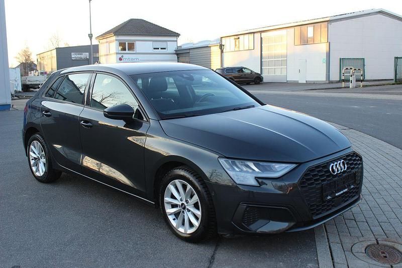 Gebraucht Audi A3 116 PS (85 kW) 2021 Grau Limousine