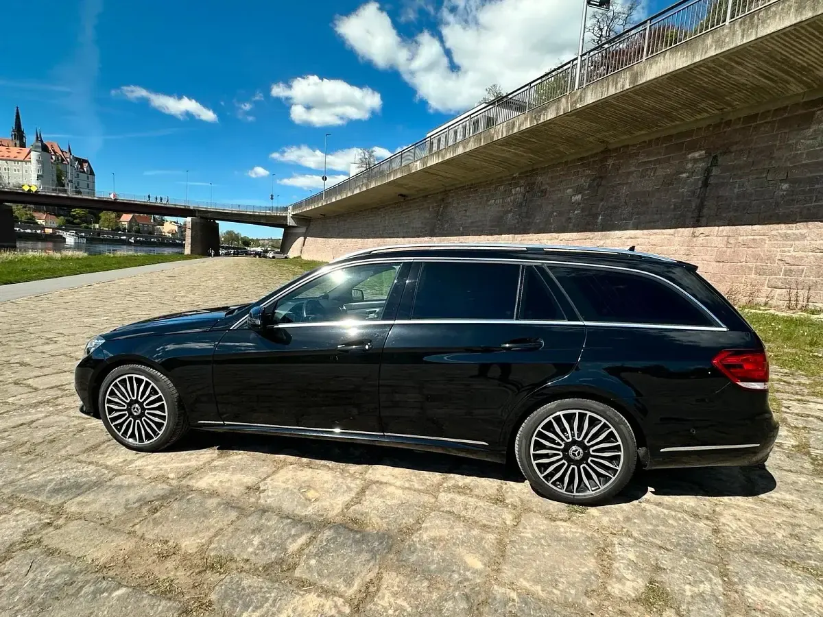Gebraucht Mercedes E250 Avantgarde 211 PS (155 kW) 2015 Schwarz Kombi