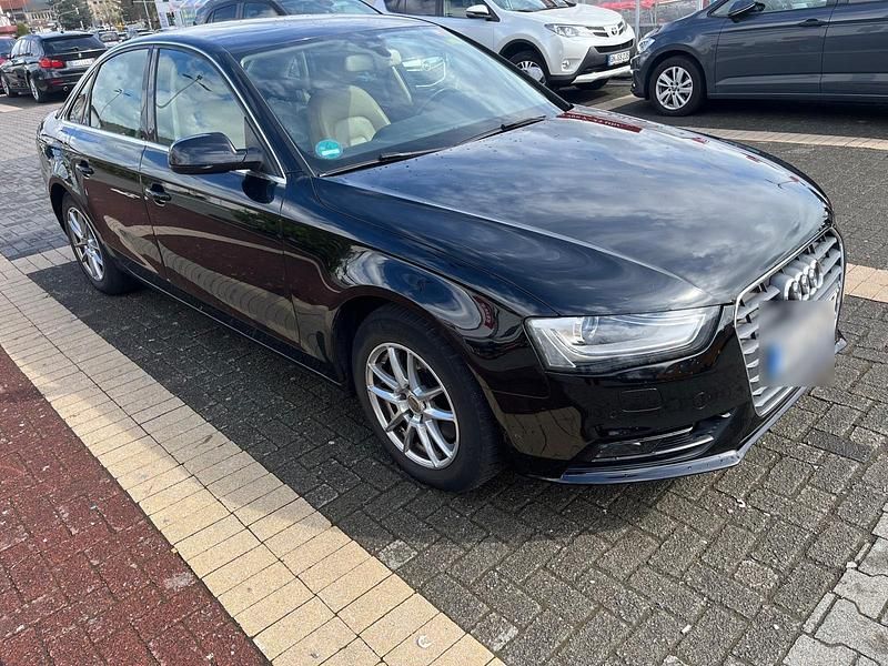 Gebraucht Audi A4 Ambiente 170 PS (125 kW) 2013 Schwarz Limousine