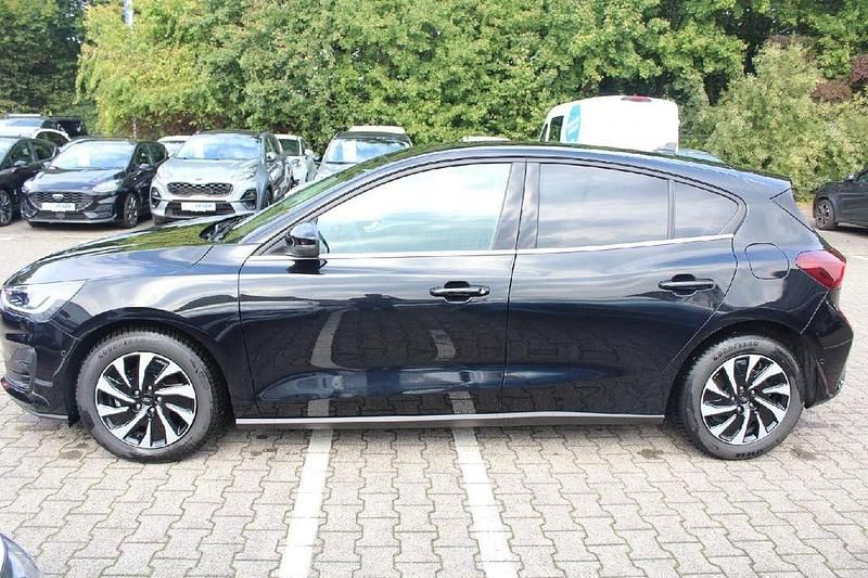 Neu Ford Focus Titanium X 125 PS (91 kW) 2025 Schwarz Limousine