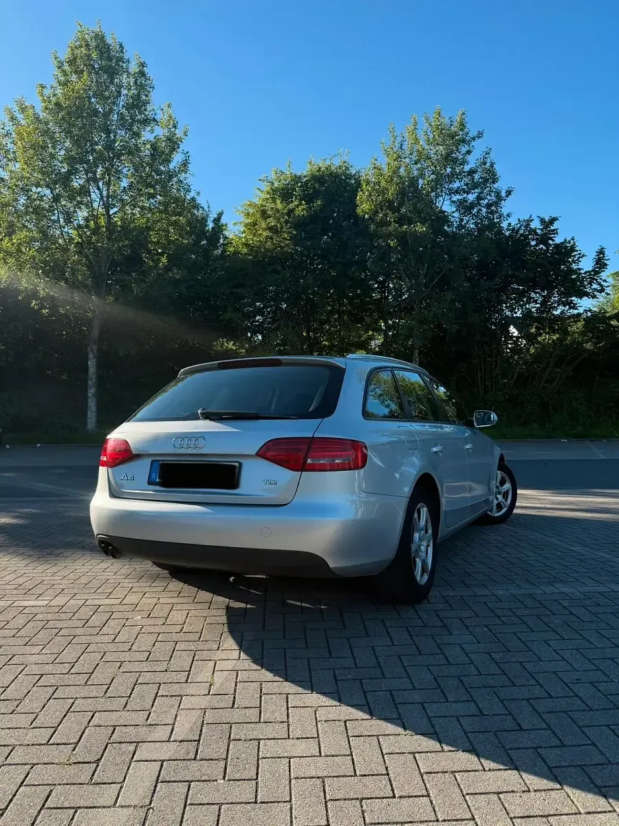 Gebraucht Audi A4 120 PS (88 kW) 2011 Grau Kombi