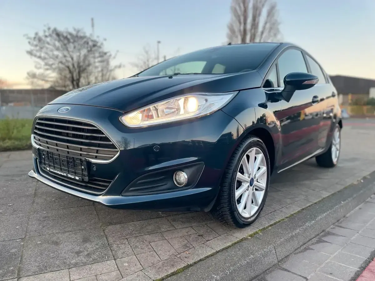 Second-hand Ford Fiesta 101 CP (74 kW) 2017 Gri Hatchback