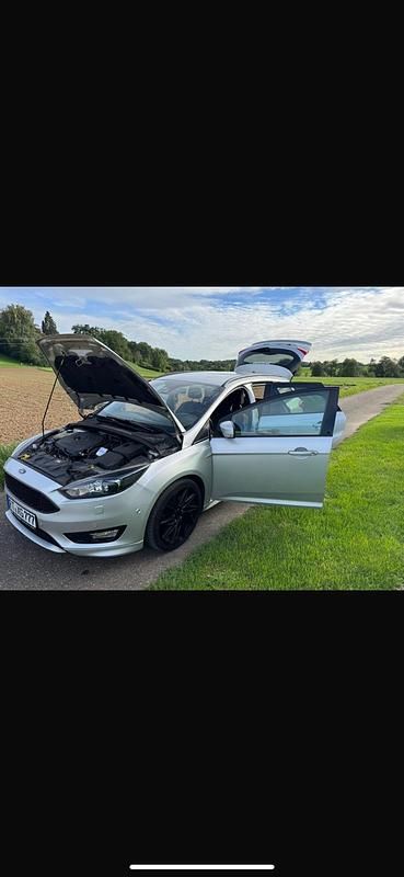 Silber Gebraucht 2017 Ford Focus ST Kombi | 8.850 € (Guter Preis) - Bild 1/4