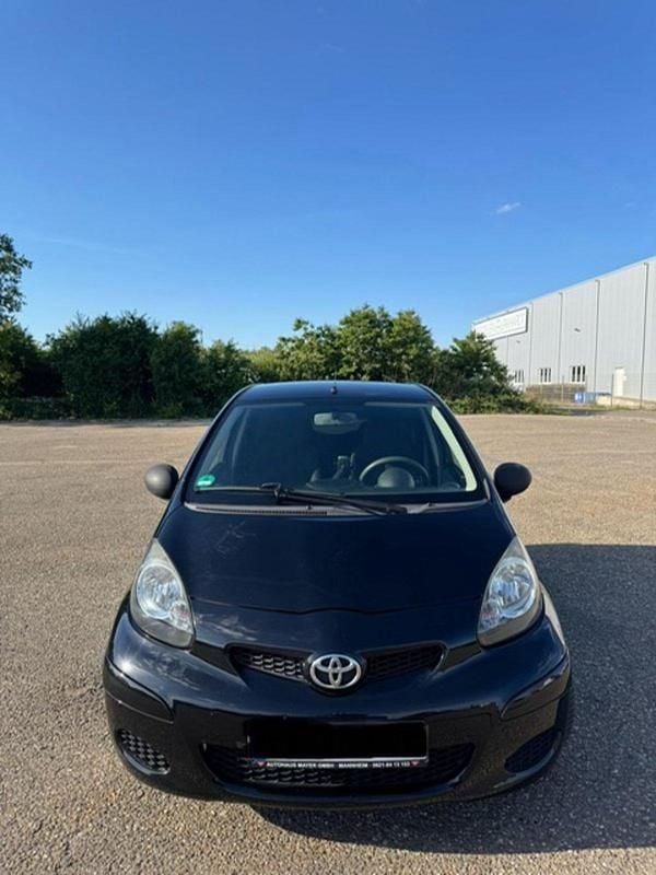 Schwarz Gebraucht 2009 Toyota Aygo Kleinwagen | 2.000 € (Guter Preis) - Bild 1/4