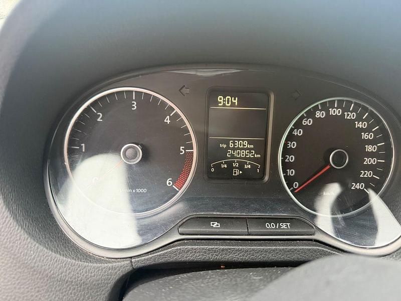 Gebraucht VW Polo Highline 90 PS (66 kW) 2010 Blau Kleinwagen