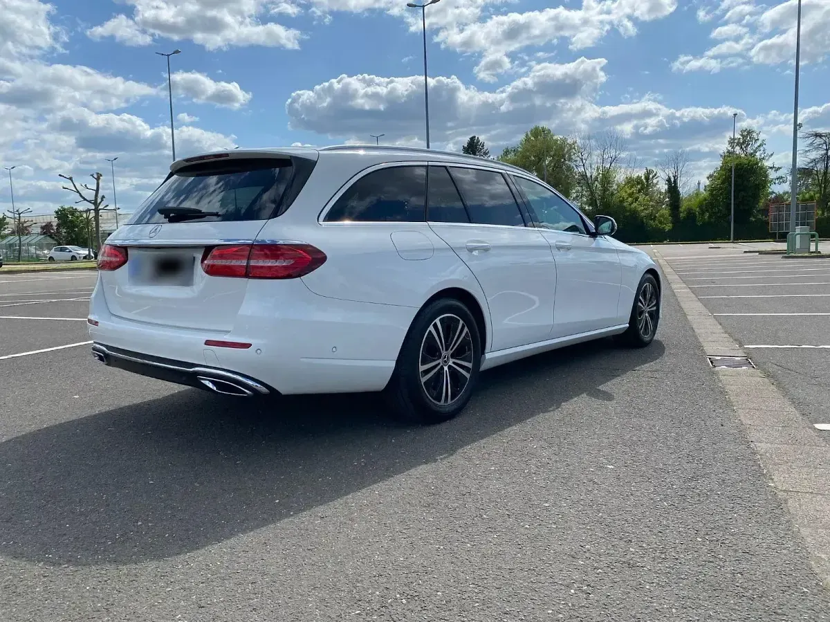 Gebraucht Mercedes E200 Avantgarde 160 PS (117 kW) 2020 Schwarz Limousine