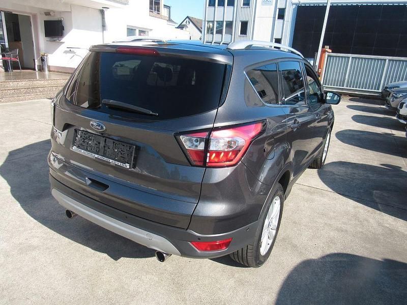 Używany Ford Kuga Titanium 150 KM (110 kW) 2017 Szary SUV