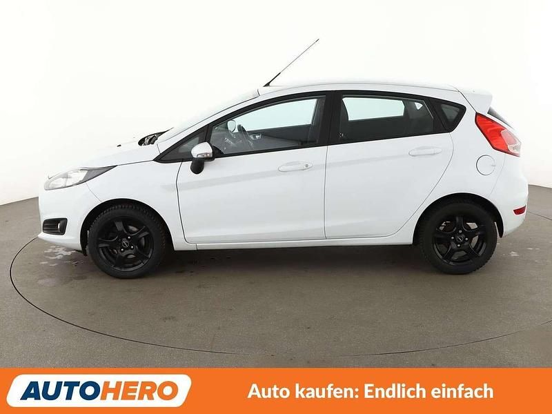 Gebraucht Ford Fiesta Celebration 101 PS (74 kW) 2017 Frostweiss Kleinwagen