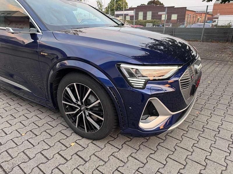 Gebraucht Audi e-tron Premium 369 kW (503 PS) 2020 Blau SUV