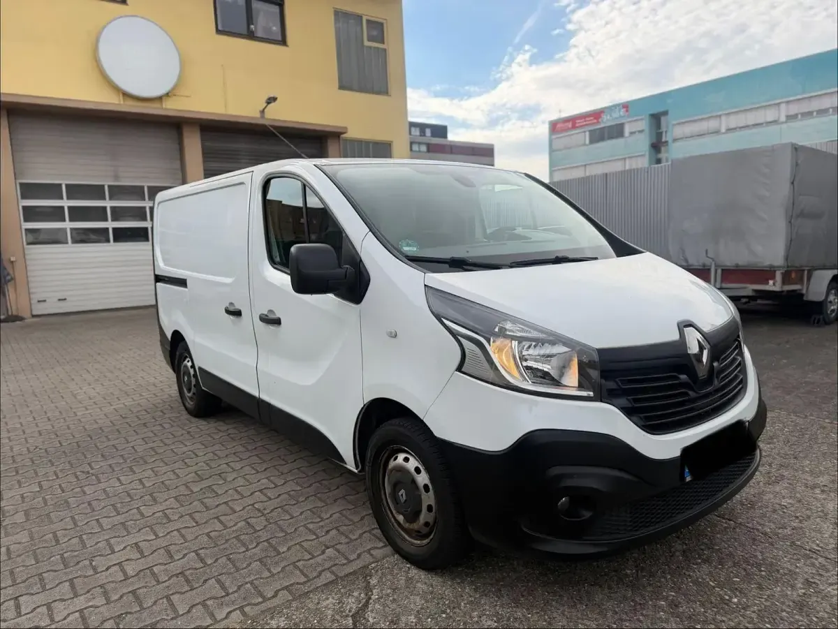 Gebraucht Renault Trafic 120 PS (88 kW) 2018 Weiß Van / Kleinbus