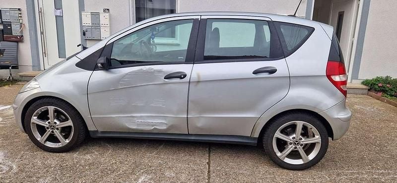 Gebraucht Mercedes 200 136 PS (100 kW) 2005