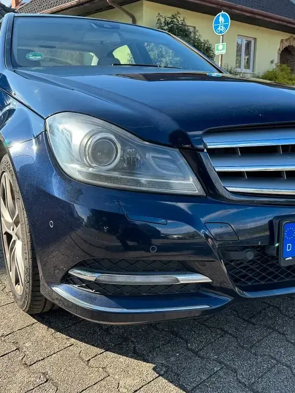 Gebraucht Mercedes 220 170 PS (125 kW) 2011 Blau Limousine
