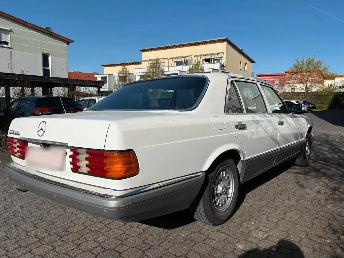 Gebraucht Mercedes 500 231 PS (169 kW) 1984 Weiß Limousine