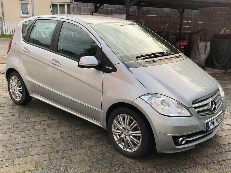 Gebraucht 2009 Mercedes A180 Elegance Limousine | 4.500 € (Fairer Preis) - Bild 1/4