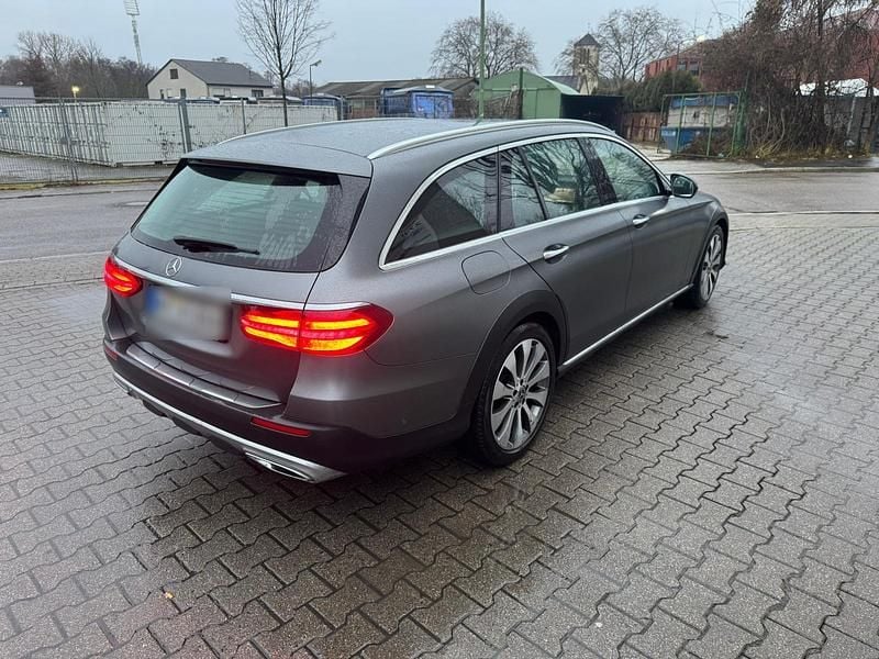 Gebraucht Mercedes E220 All-Terrain 195 PS (143 kW) 2019 Grau Kombi