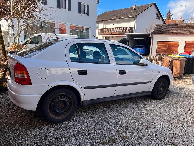 Gebraucht Opel Astra 101 PS (74 kW) 1999 Weiß Limousine
