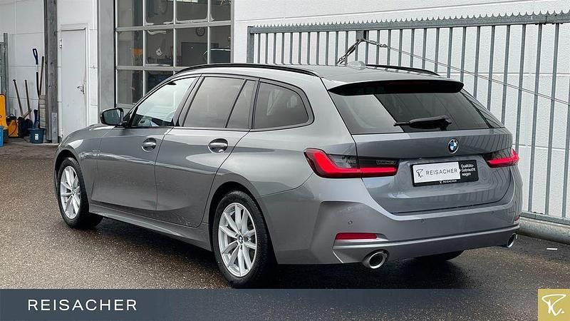Gebraucht BMW 320 190 PS (139 kW) 2022 Grau Limousine