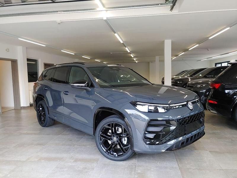 Neu VW Tayron R-line 150 PS (110 kW) 2026 Delfingraumetallic SUV