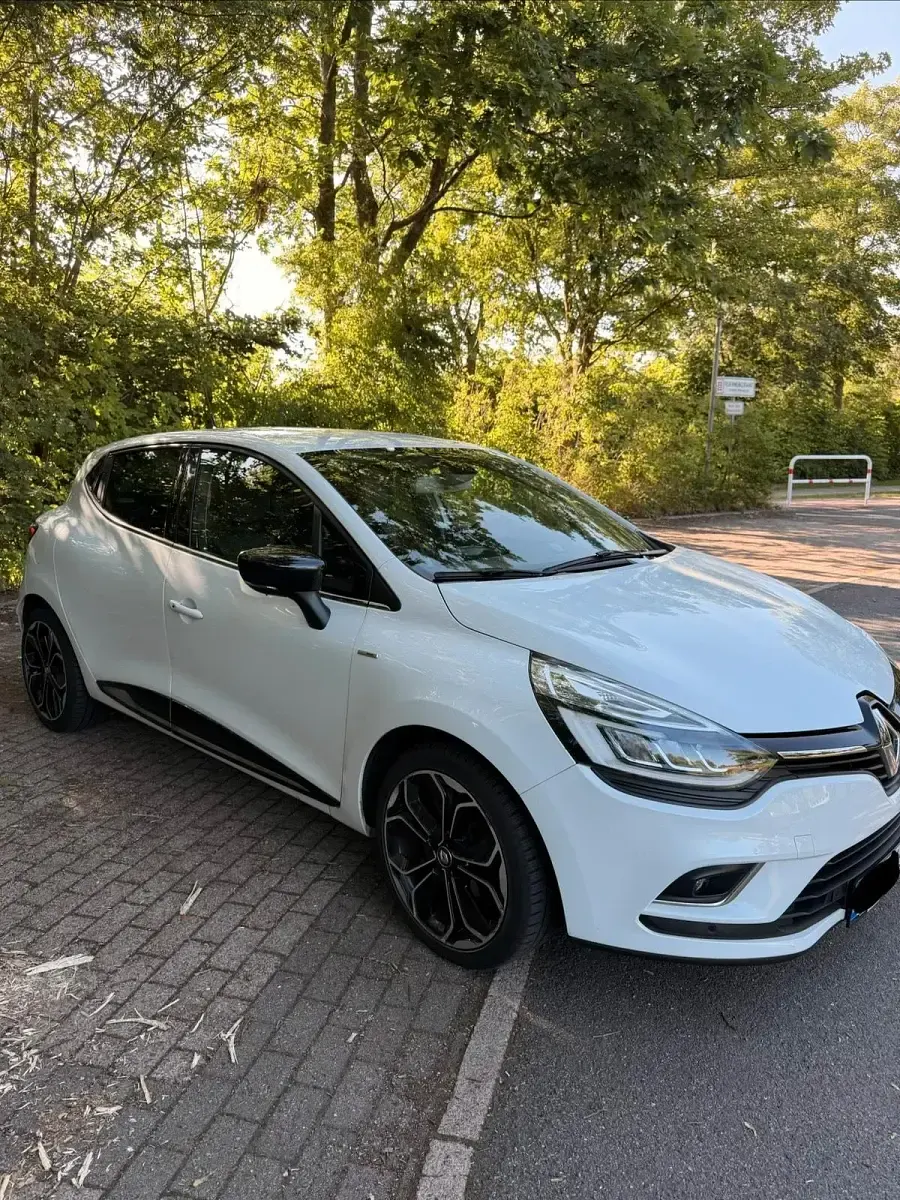 Gebraucht Renault Clio Bose Edition 90 PS (66 kW) 2018 Weiß Kleinwagen