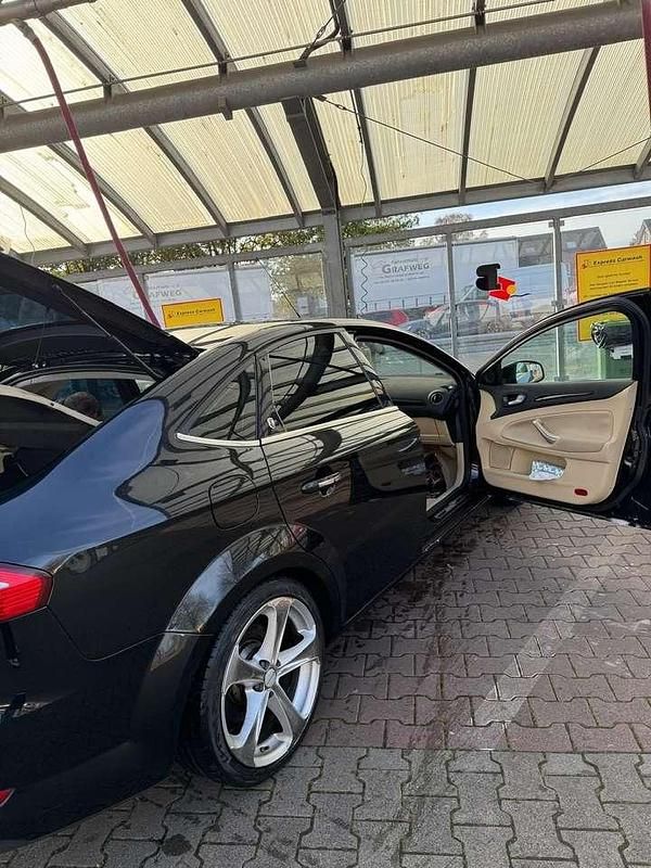 Gebraucht Ford Mondeo Ghia 145 PS (106 kW) 2008 Schwarz Limousine