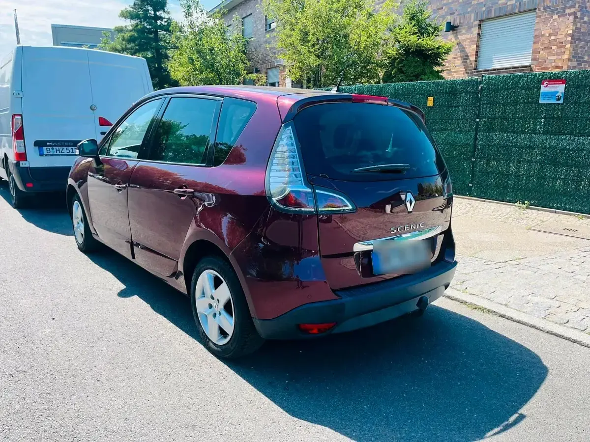 Gebraucht Renault Scénic III 140 PS (102 kW) 2013 Rot Limousine