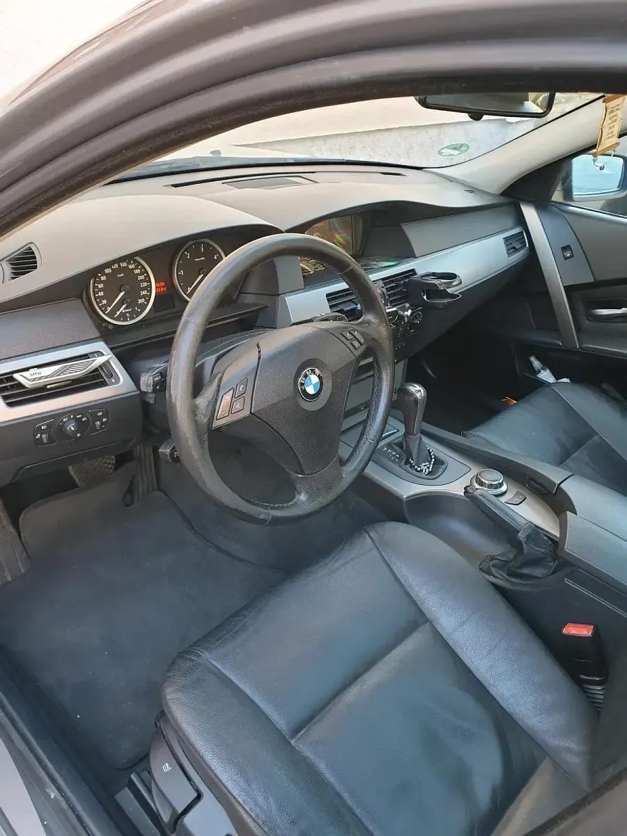 Gebraucht BMW 525 177 PS (130 kW) 2007 Silber Kombi