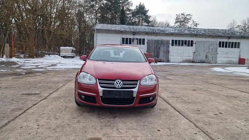 Gebraucht VW Jetta Comfortline 102 PS (75 kW) 2006 Rot Limousine