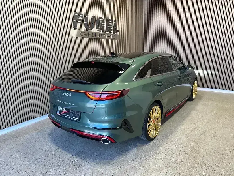 Gebraucht Kia ProCeed GT 204 PS (150 kW) 2023 Experience green met. Kombi
