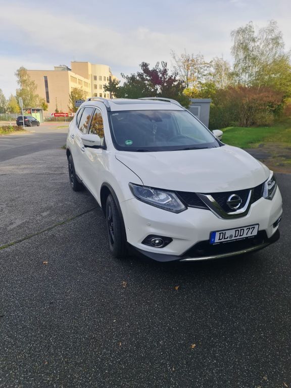 Weiß Gebraucht 2017 Nissan X-Trail Tekna SUV | 15.200 € (Guter Preis) - Bild 1/4