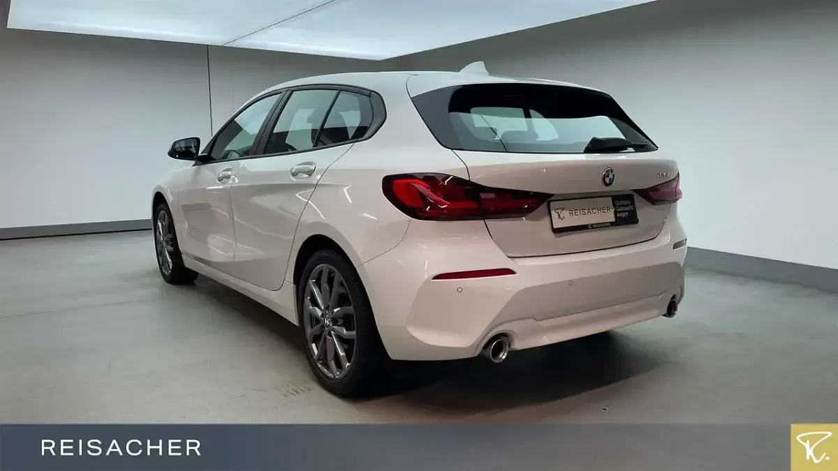 Gebraucht BMW 120 Advantage 192 PS (141 kW) 2023 Alpinweiß uni Kleinwagen